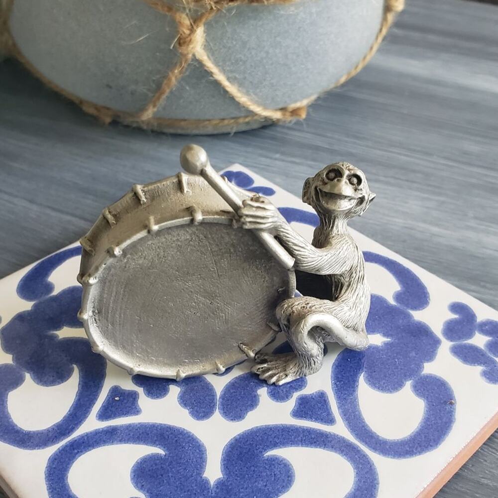 Hudson fine pewter monkey drummer figurine